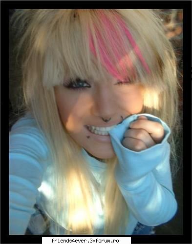 :nebun: .`emo girl`s.`